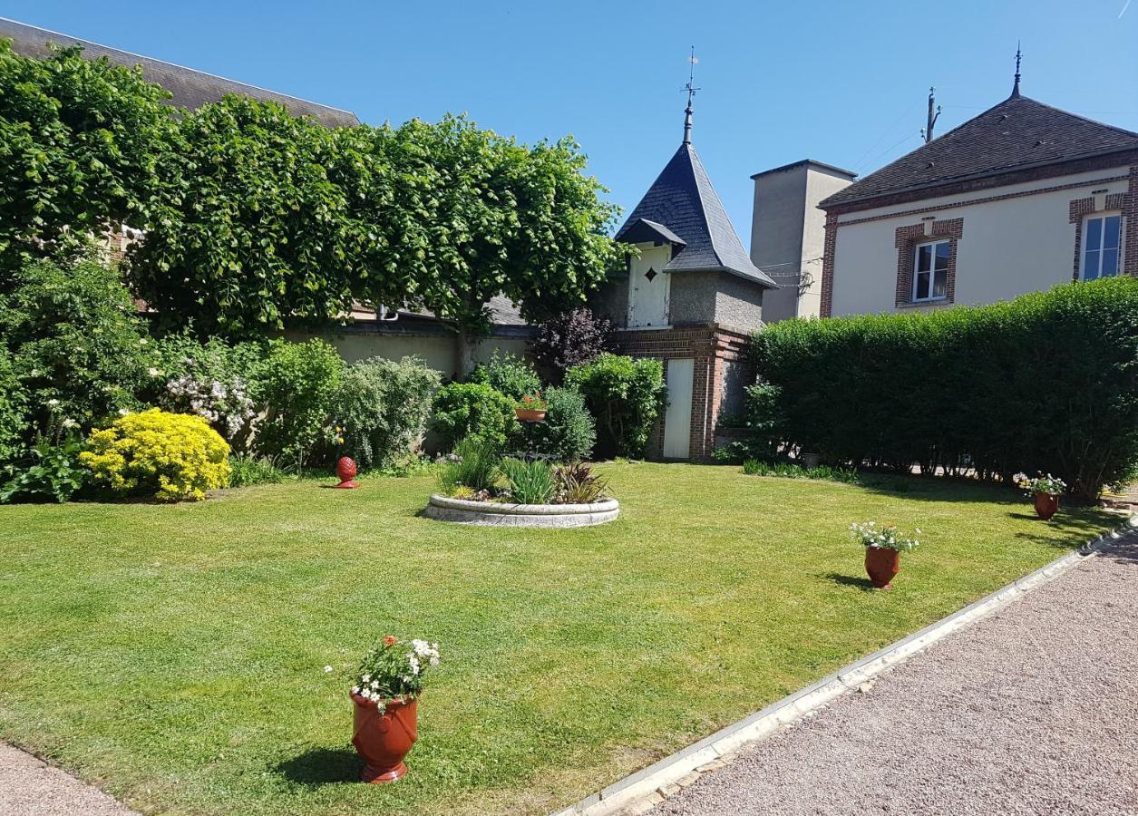 Le Clos Saint-Germain Rugles Exterior foto
