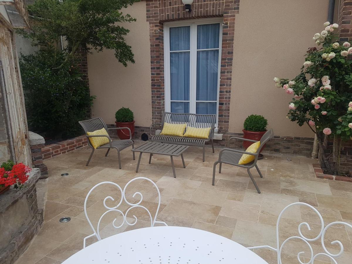 Le Clos Saint-Germain Rugles Exterior foto
